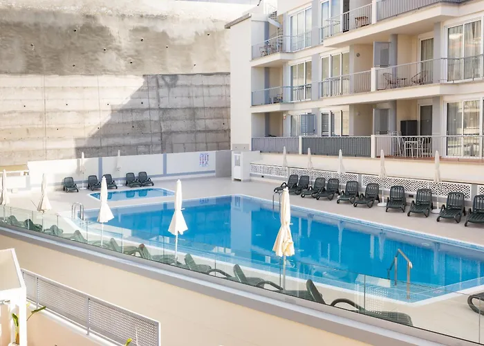 Relax, Sun, Pool & Sea In Appartement *