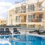 Relax, Sun, Pool & Sea In