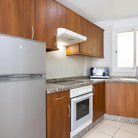 Relax, Sun, Pool & Sea In *